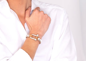 Pulsera Grillete Studs - Bañado en Plata · Cuero
