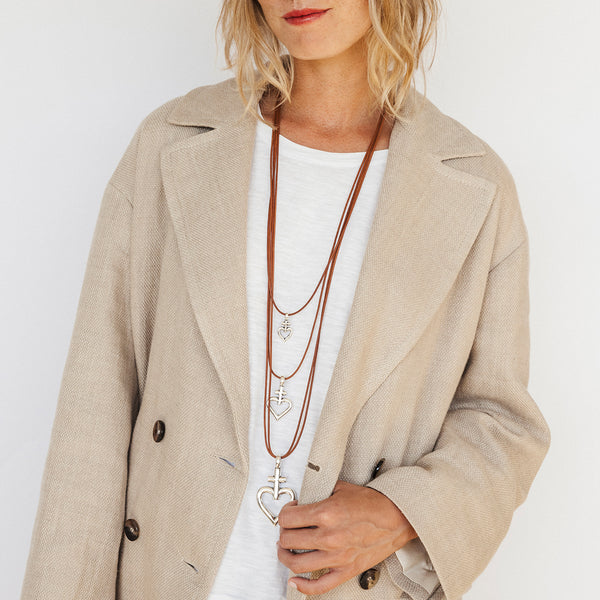 Collar 3 Corazones Cuero